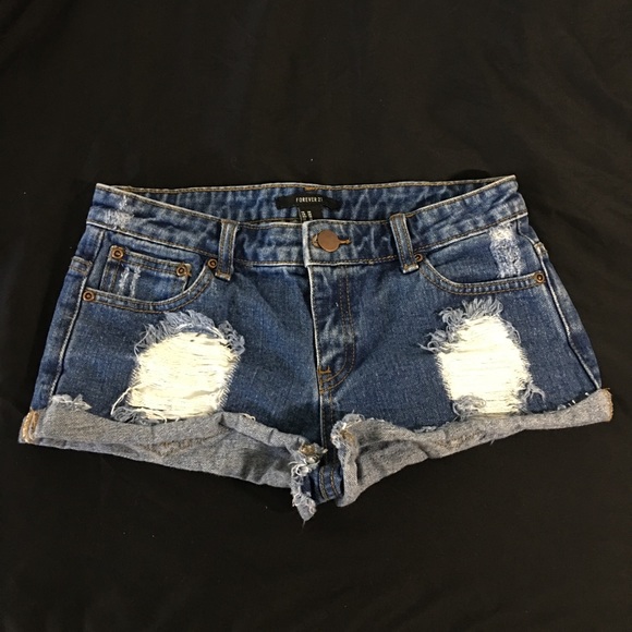 Forever 21 Pants - SALE! 3/10$ F21 Distressed Denim Jean Shorts